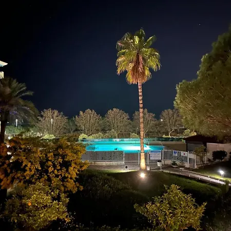 F2 Vue - Piscine - Climatisation - Parking Lägenhet *