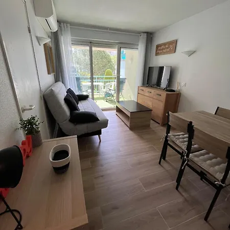 F2 Vue - Piscine - Climatisation - Parking