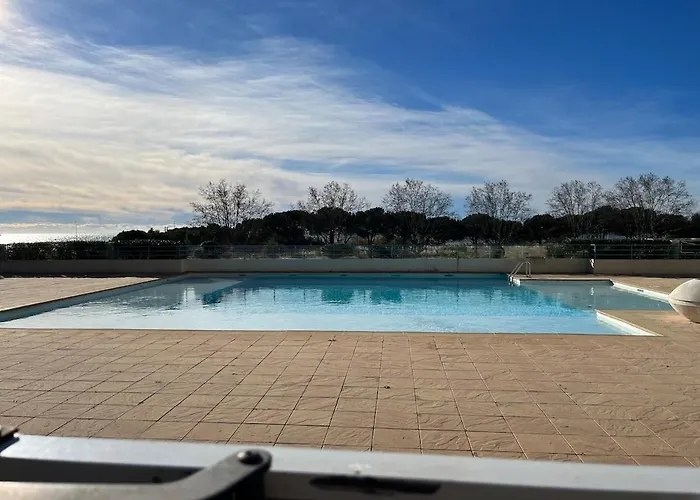 F2 Vue - Piscine - Climatisation - Parking Daire